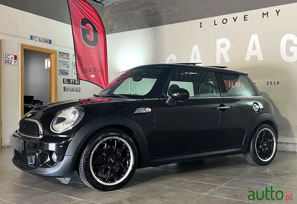 2011' MINI 3 Portas photo #1