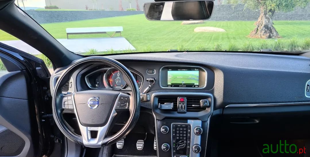 2014' Volvo V40 photo #5