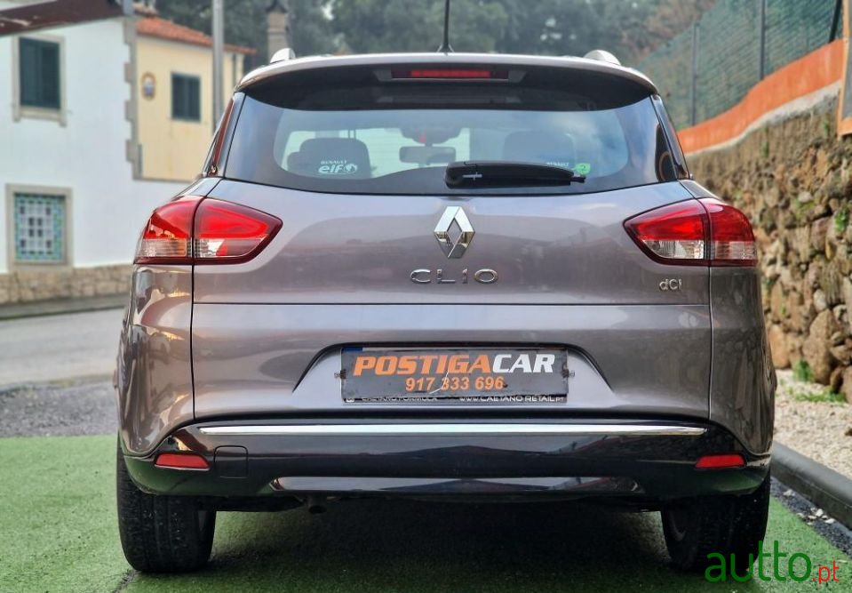 2015' Renault Clio Sport Tourer photo #4