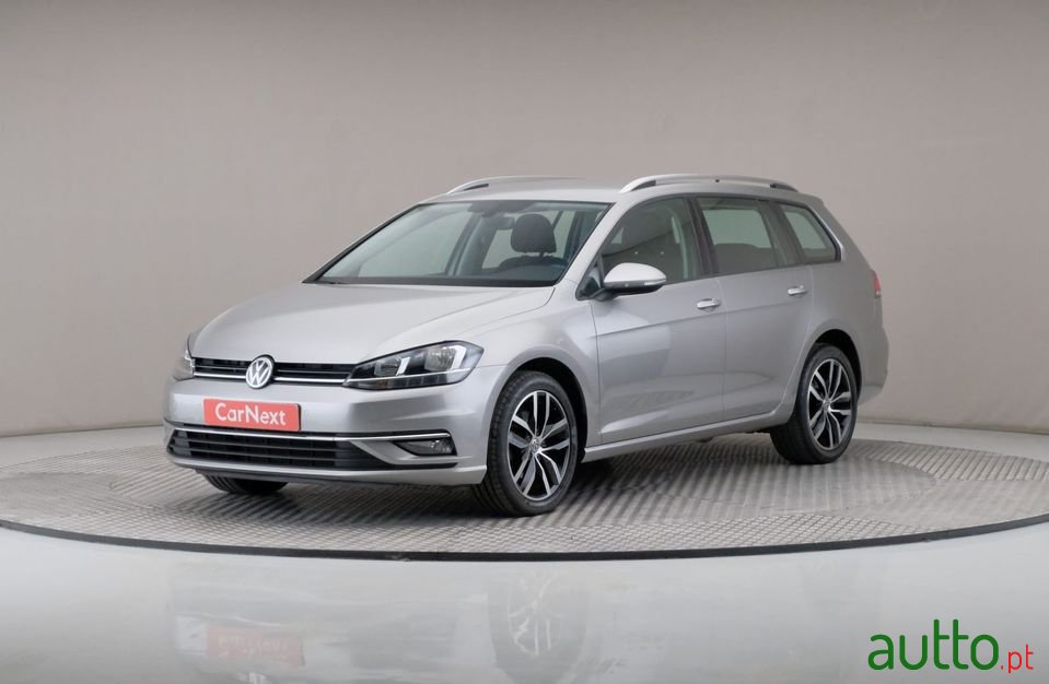 2017' Volkswagen Golf Variant photo #1