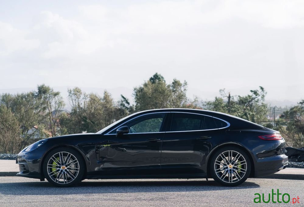 2018' Porsche Panamera 4 E-Hybrid photo #3
