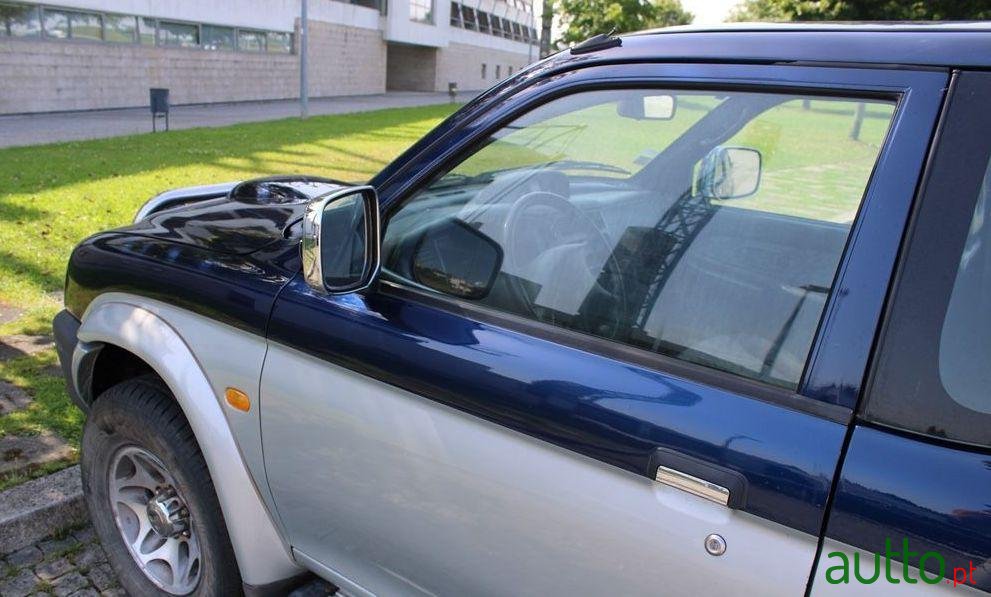 2001' Mitsubishi L200 4X4 photo #3