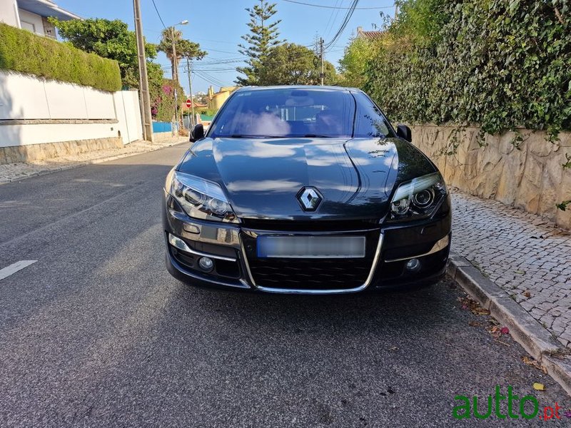 2014' Renault Laguna photo #1