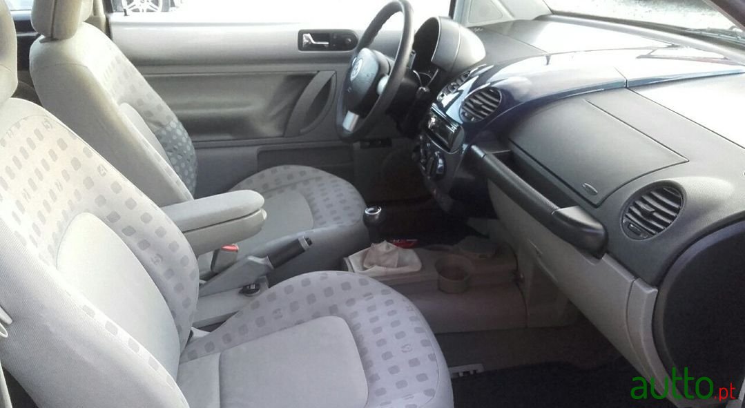 1999' Volkswagen New Beetle photo #4