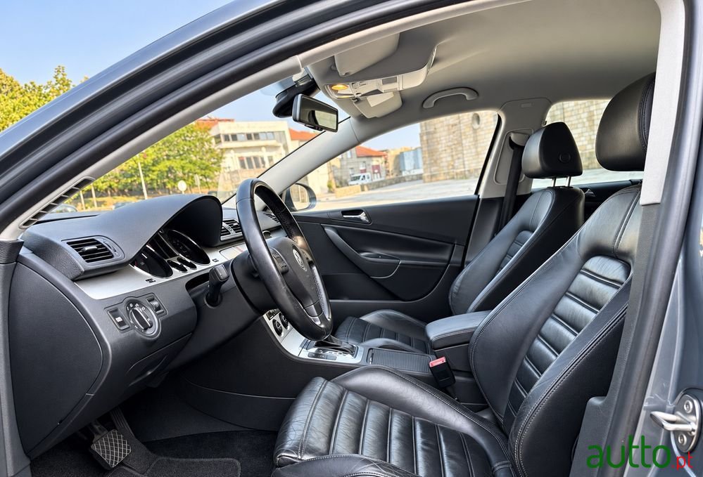 2007' Volkswagen Passat photo #3