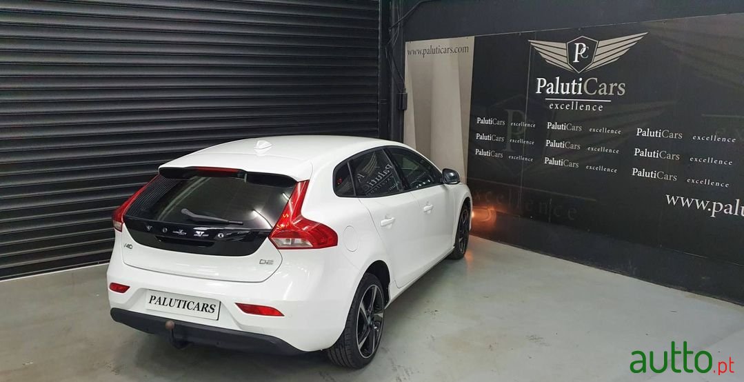 2015' Volvo V40 photo #3