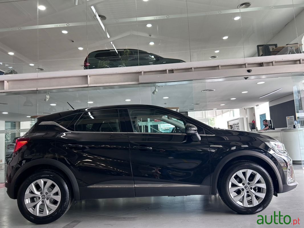 2021' Renault Captur photo #4