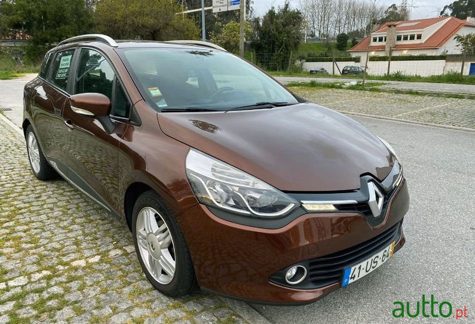 2014' Renault Clio Sport Tourer photo #3