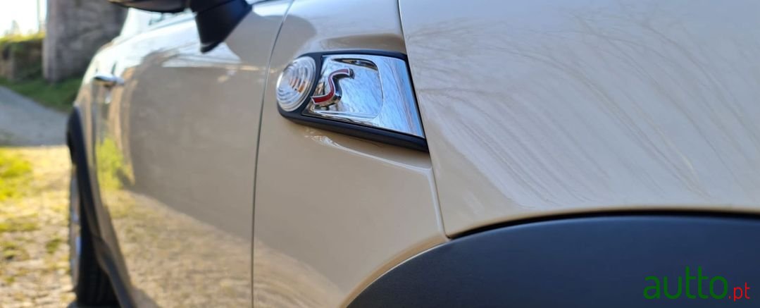 2011' MINI Cooper photo #4