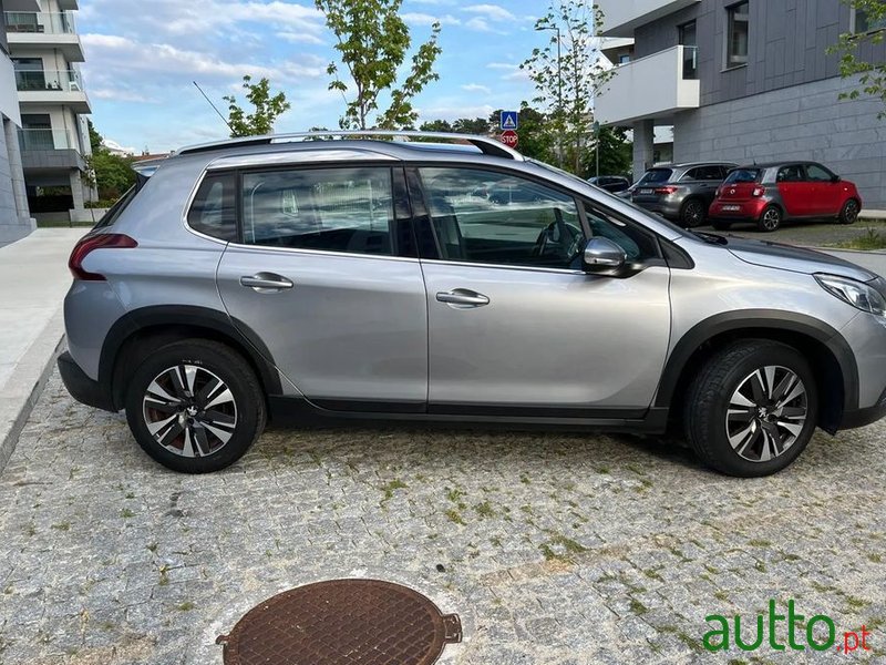 2017' Peugeot 2008 photo #3