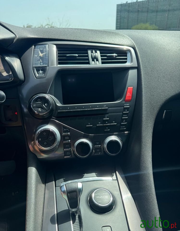 2013' Citroen DS5 photo #6