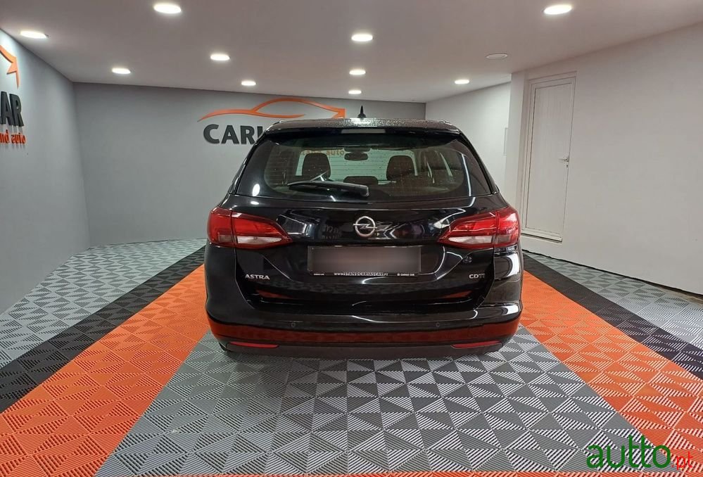 2018' Opel Astra Sports Tourer photo #5