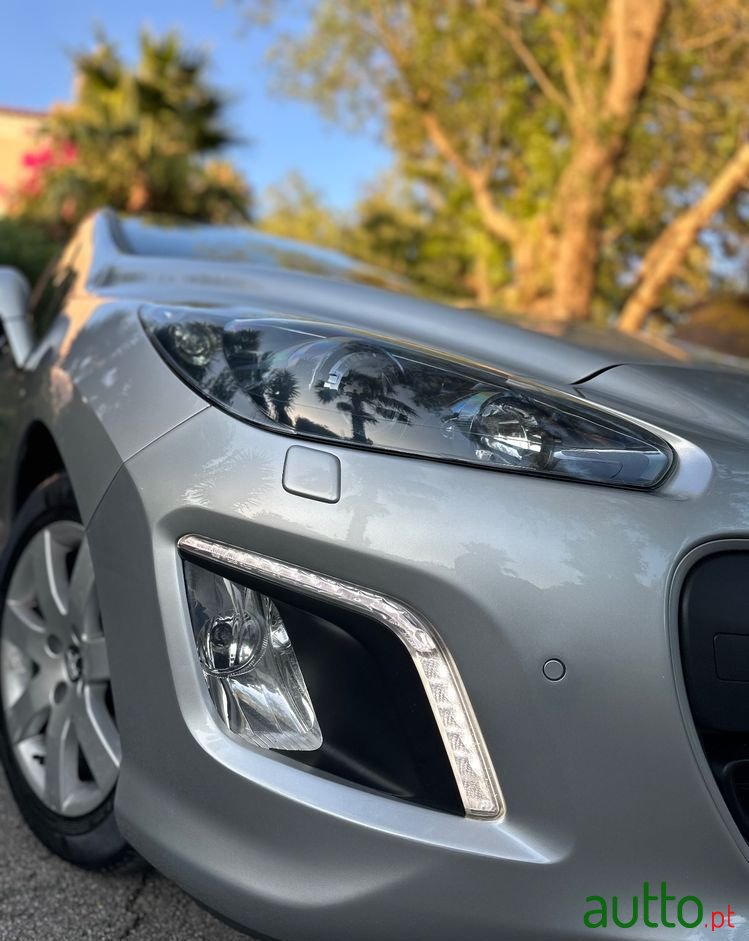 2013' Peugeot 308 Sw photo #6