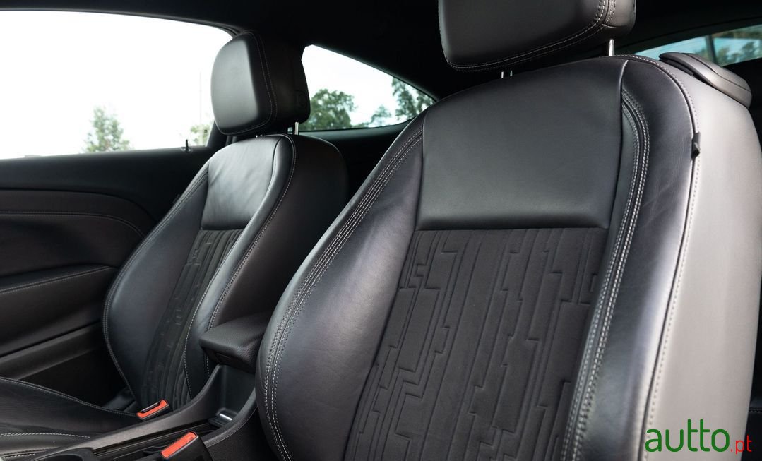 2016' Opel Astra Gtc photo #2