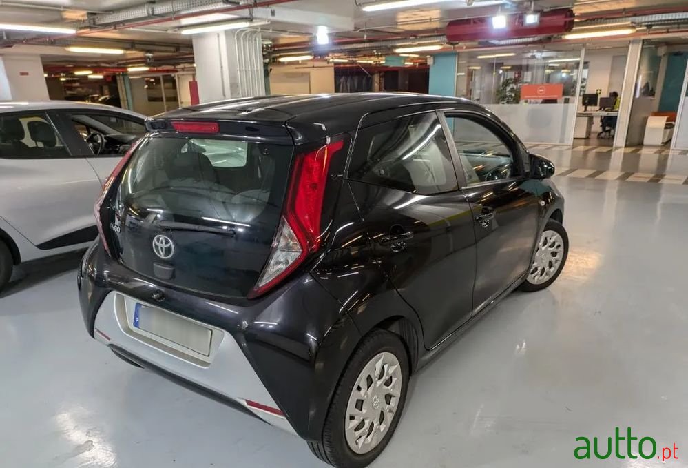 2020' Toyota Aygo photo #2