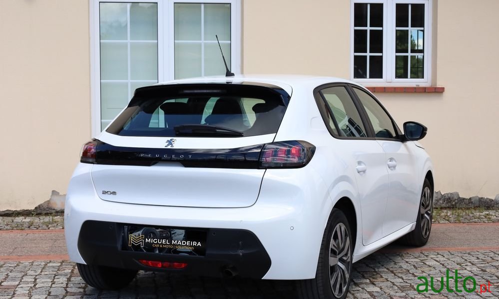 2023' Peugeot 208 photo #5