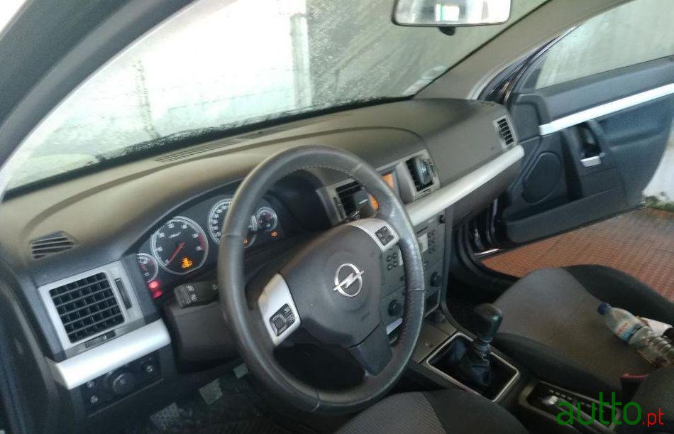 2005' Opel Vectra 1.9 Cdti photo #2