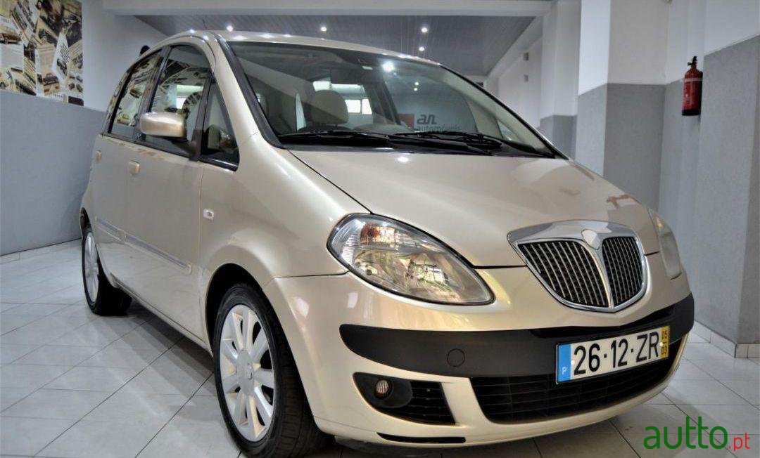 2005' Lancia Musa photo #2