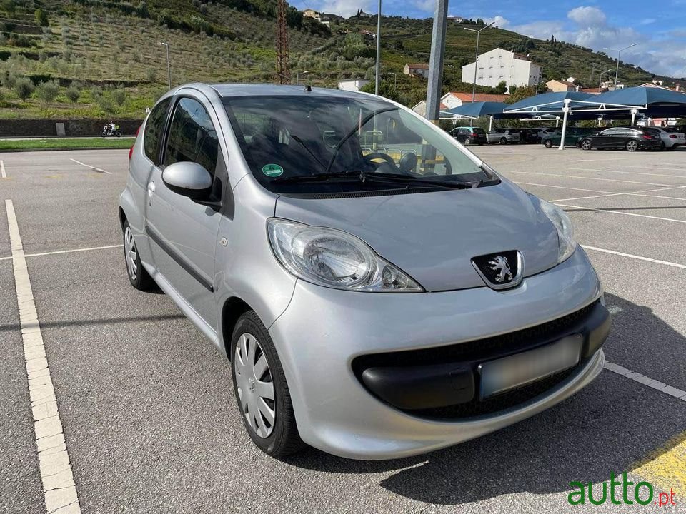 2006' Peugeot 107 photo #3