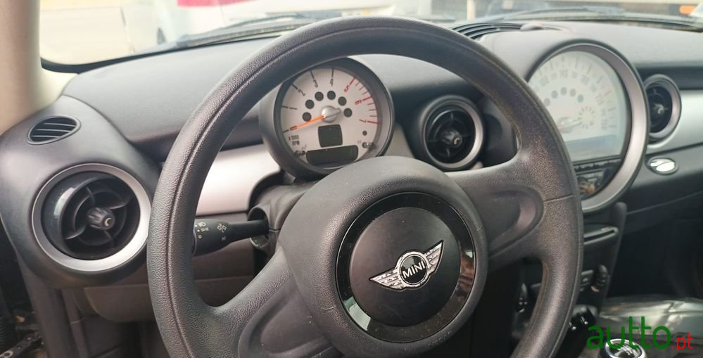 2013' MINI One D 3 Portas photo #4