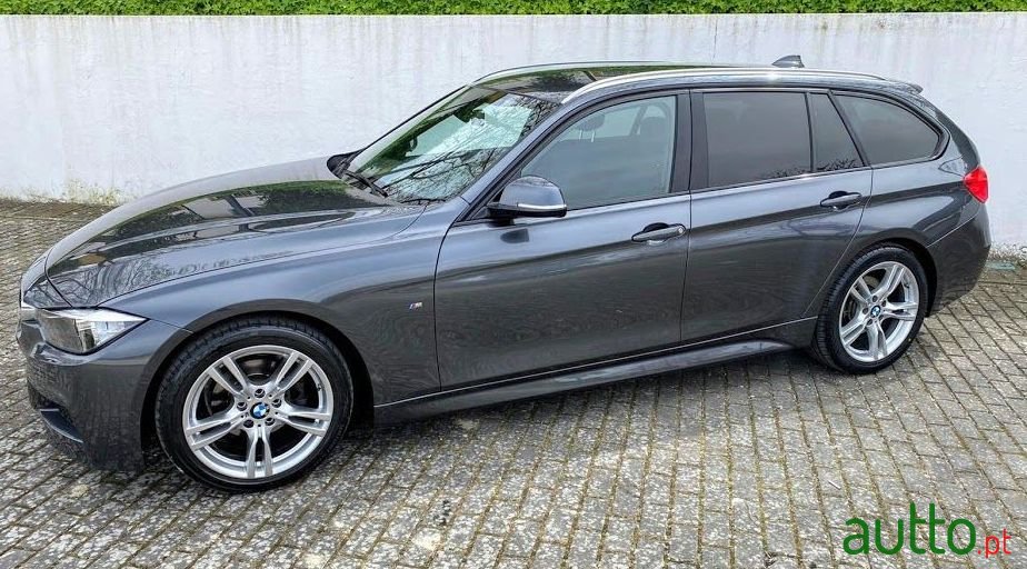 2017' BMW 318 photo #2