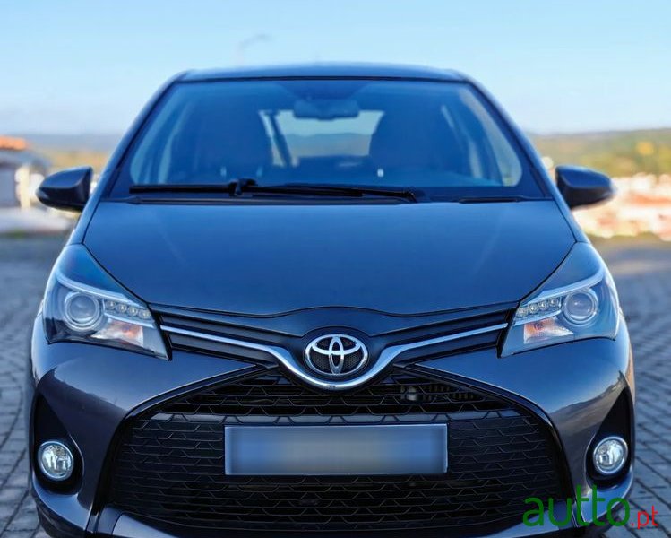2014' Toyota Yaris photo #5