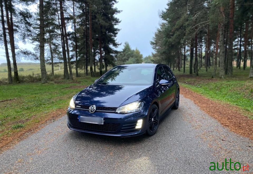 2013' Volkswagen Golf photo #1