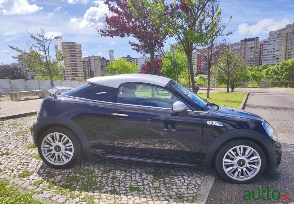 2011' MINI Coupe photo #3