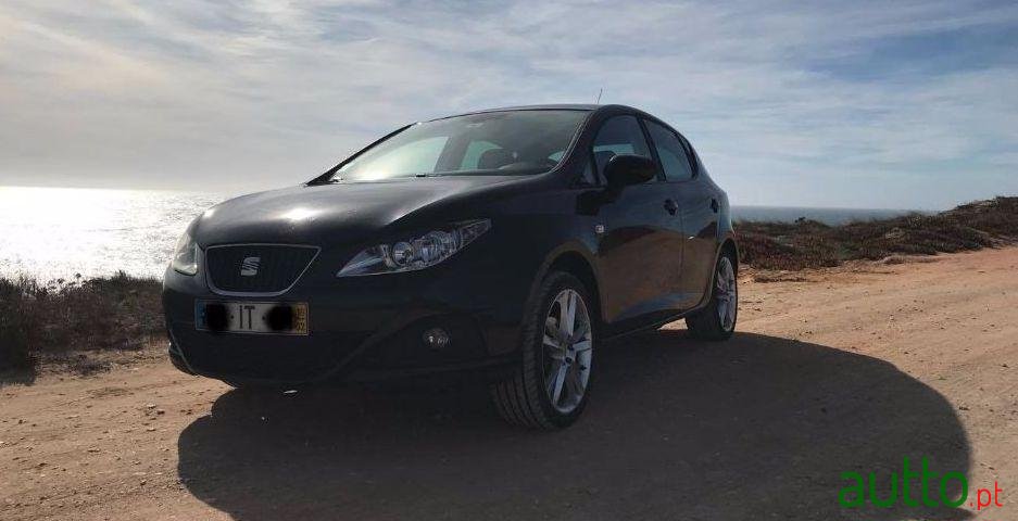 2010' SEAT Ibiza photo #2