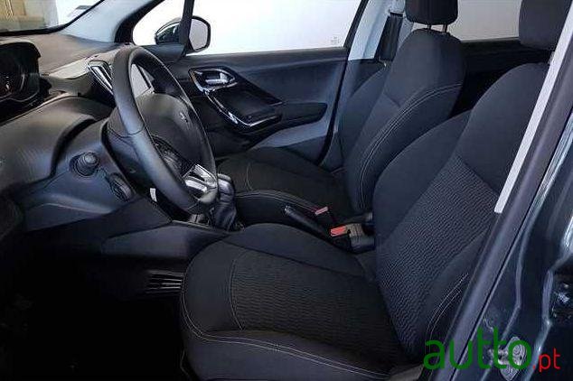 2017' Peugeot 208 1.6 Bluehdi Style photo #2