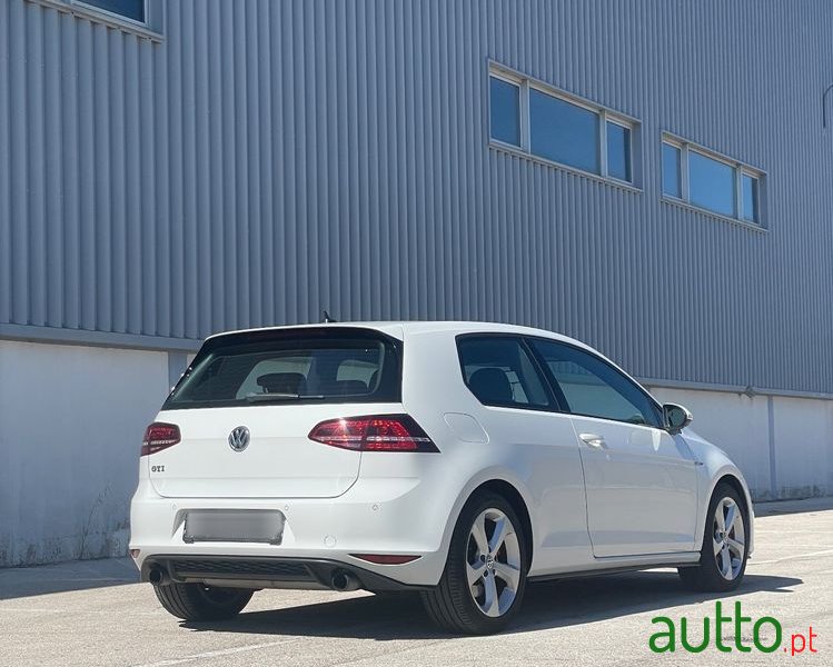 2016' Volkswagen Golf photo #6