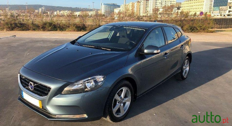 2012' Volvo V40 photo #4