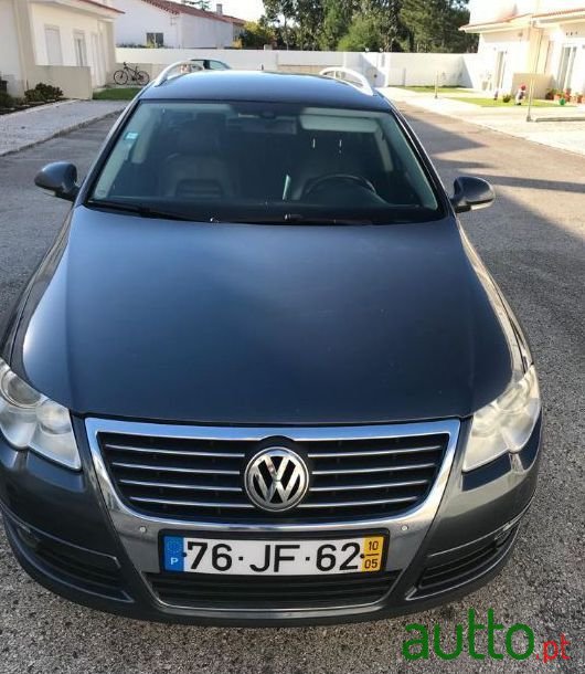 2010' Volkswagen Passat Variant photo #2