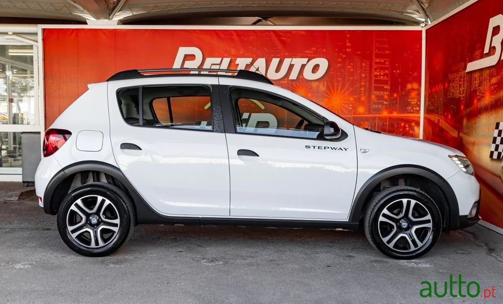 2021' Dacia Sandero photo #4