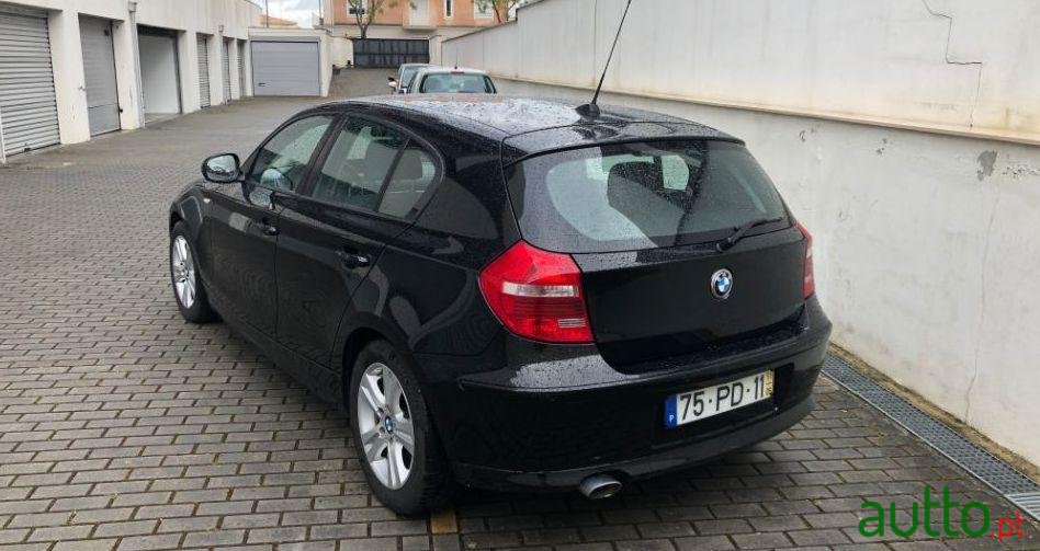 2011' BMW 120 photo #3