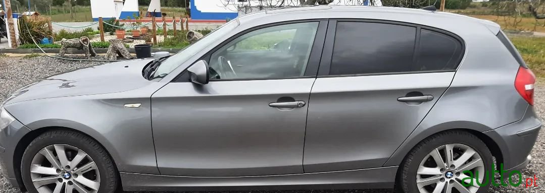 2016' BMW 120 photo #2