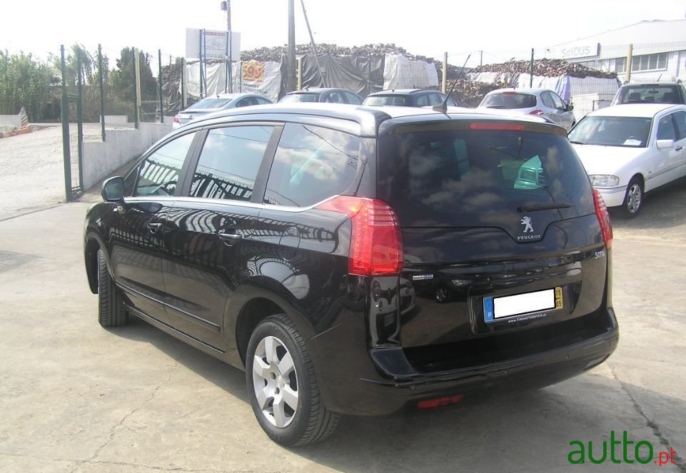 2015' Peugeot 5008 photo #3