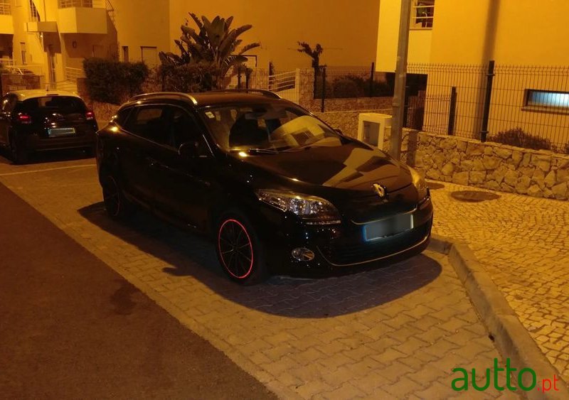 2012' Renault Megane Sport Tourer photo #4