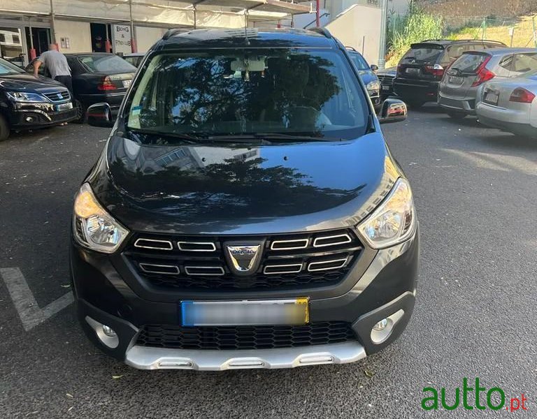 2019' Dacia Lodgy photo #2