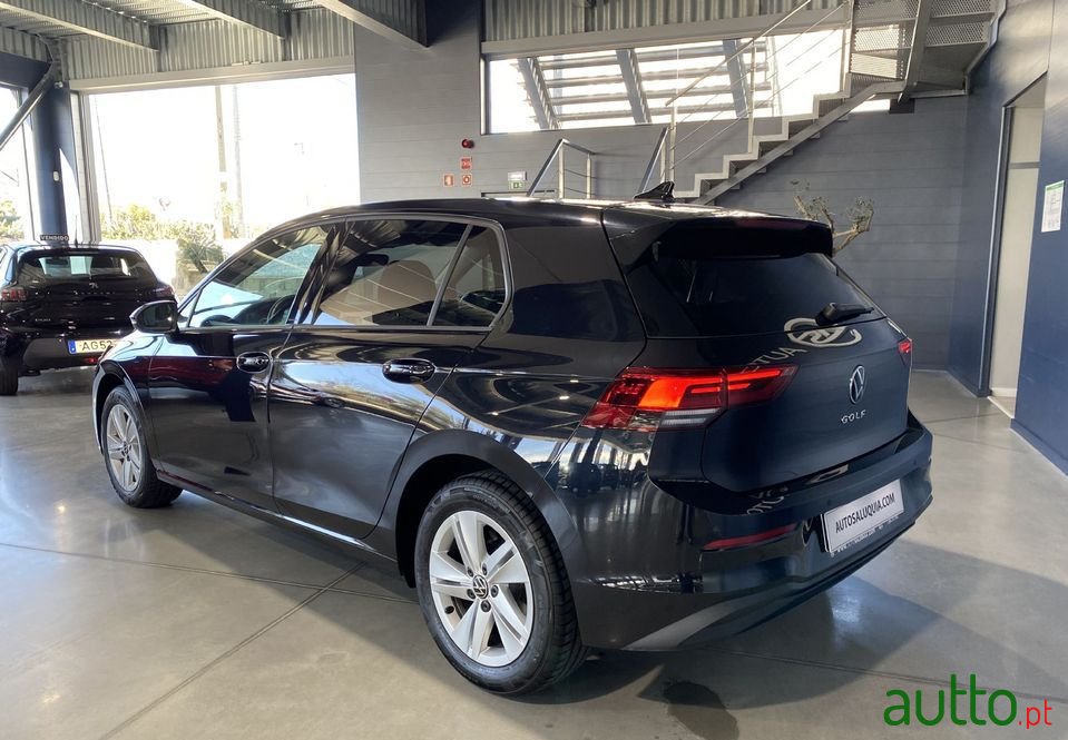 2021' Volkswagen Golf photo #3