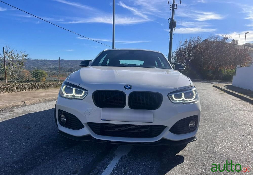 2017' BMW Série 1 D M Sport photo #2