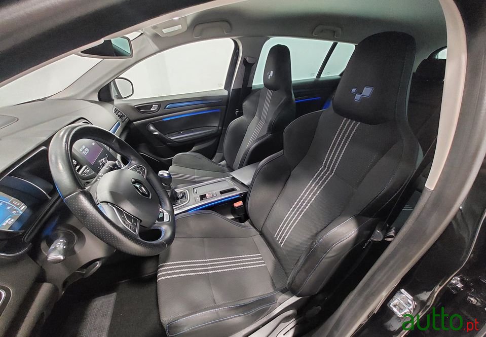 2017' Renault Megane Sport Tourer photo #6