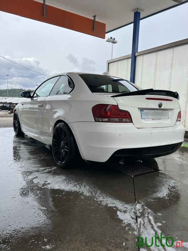 2011' BMW 120 photo #5