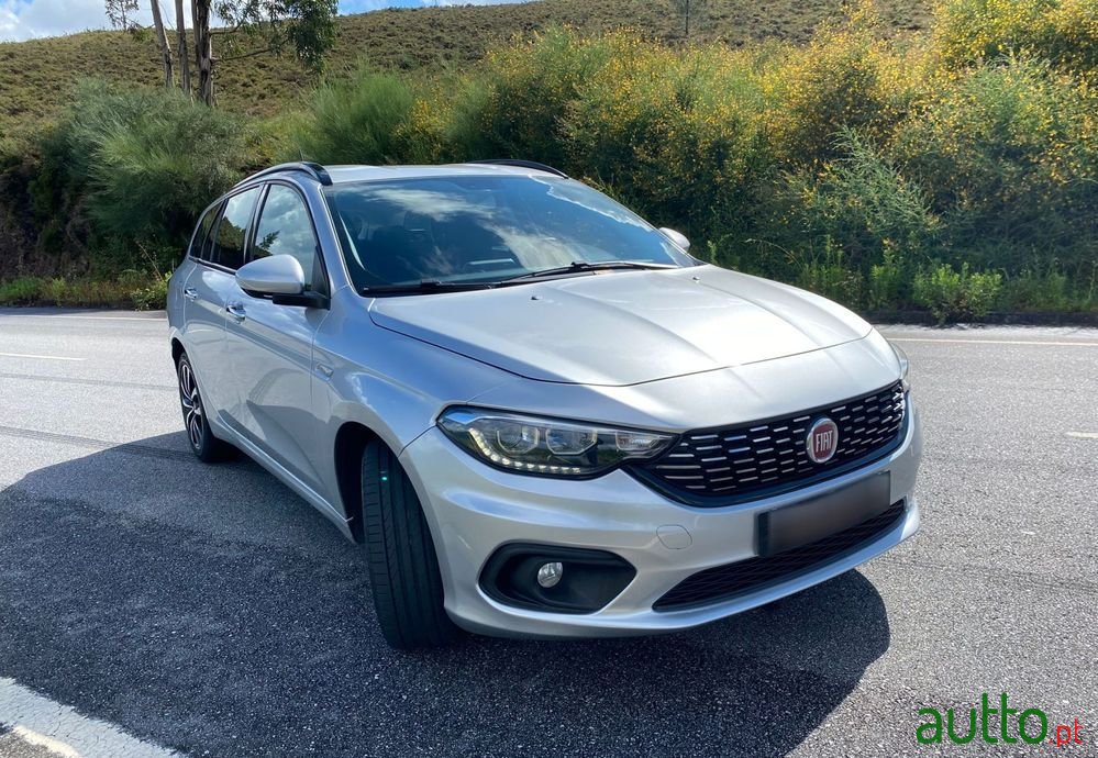 2017' Fiat Tipo Station Wagon photo #2