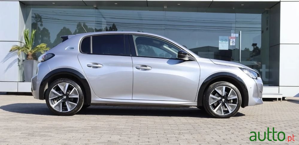 2020' Peugeot e-208 Gt Pack photo #3