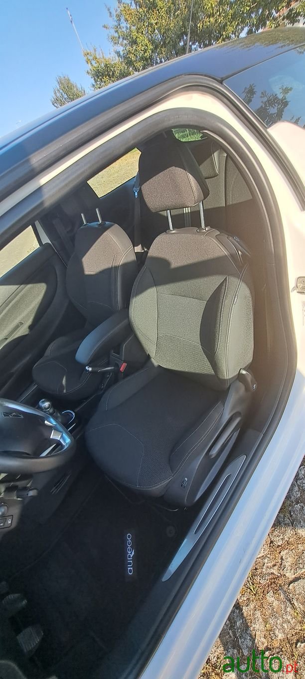 2017' DS Automobiles Ds3 photo #5