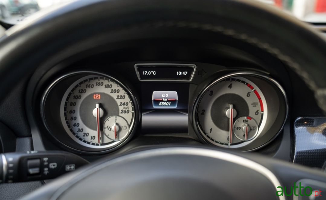 2015' Mercedes-Benz CLA 200 photo #5