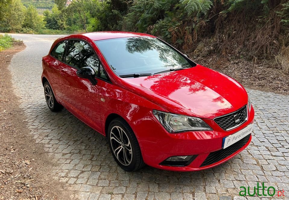2015' SEAT Ibiza photo #2