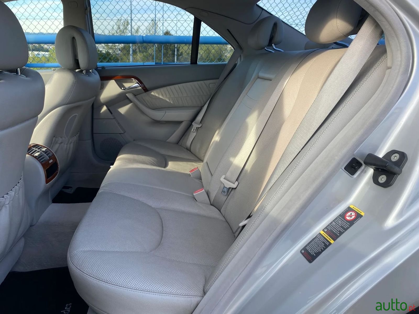 2005' Mercedes-Benz S-320 photo #6