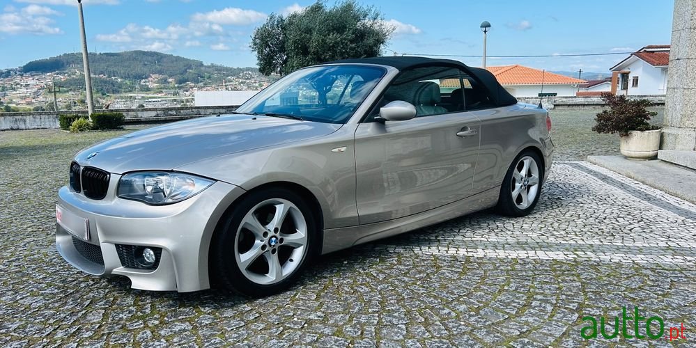 2009' BMW Série 1 D Aut. Sport Line photo #1